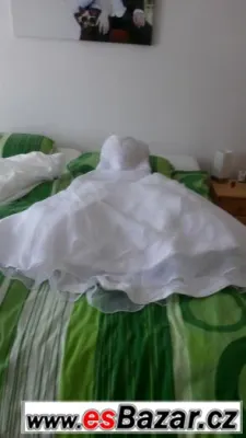 Korzetové svatební šaty