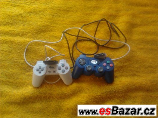 4 gamepady – fotografie 5