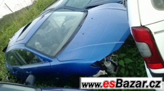 Mazda 3 r.v. 2004 - náhradní díly sedan – fotografie 1