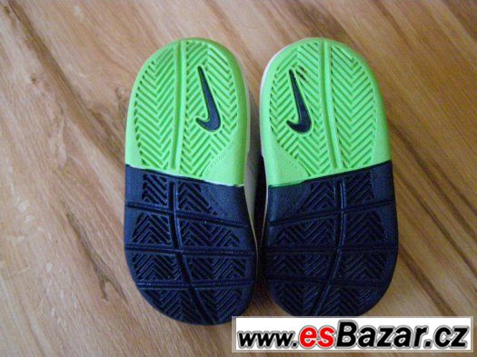 Nové tenisky Nike velikost 21 - délka stélky 11 cm – fotografie 3