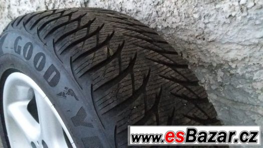 zimní vzorek 8mm Good Year Ultragrip 205/60/15 + disky 5x120 – fotografie 1