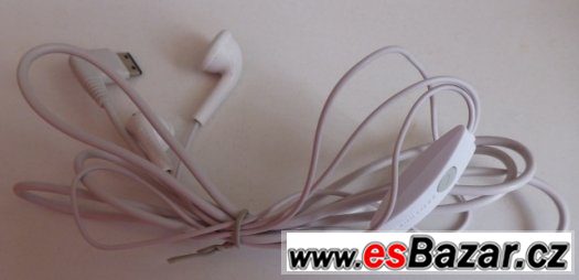Nová sluchátka a datový kabel Samsung – fotografie 1