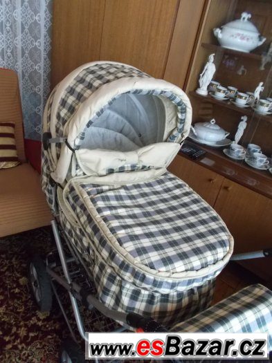 Kočárek na zahradu, chatu, dvorek, balkon – fotografie 2