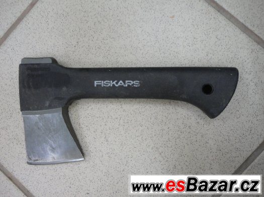 Nůžky a sekera Fiskars – fotografie 4