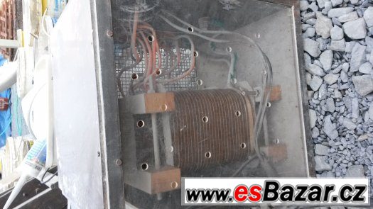 Stará svářečka na 380 V – fotografie 2