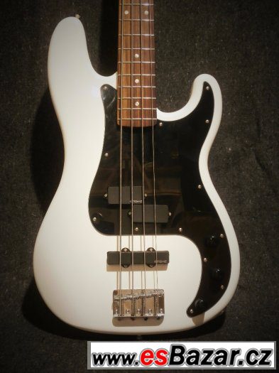 Baskytara – fotografie 1