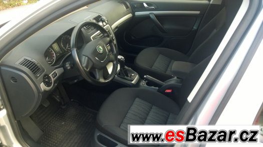 Škoda Octavia II combi 1,6 TDI, Elegance – fotografie 4