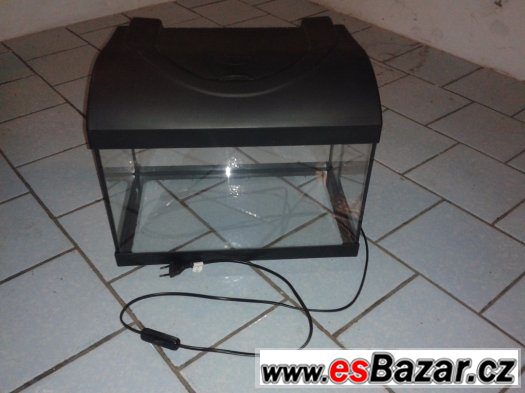 akvarium 30l s příslušenstvím – fotografie 1