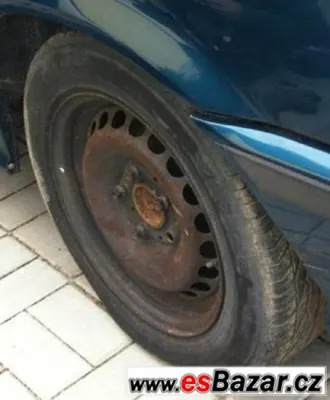 BMW - letní plechová kola 15" - pneu 50%