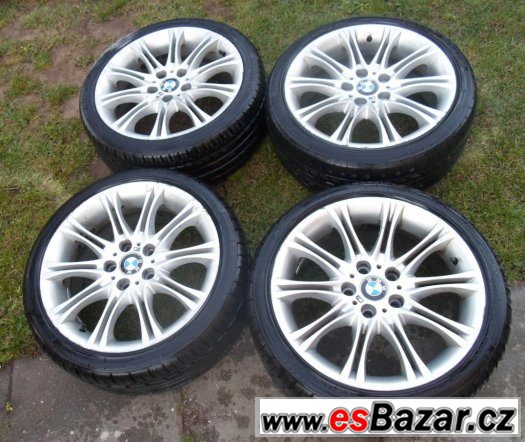 BMW - originální letní hliníková kola 18" styl 135- pneu 95% – fotografie 1