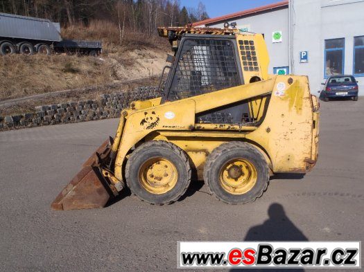 Prodám smykový nakladač Komatsu – fotografie 2