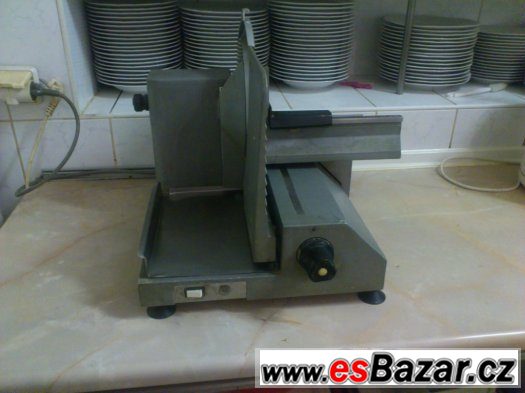 NÁŘEZOVÝ STROJ NS 301 – fotografie 1