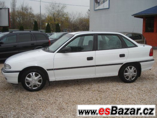 PRODAM DILY NA OPEL ASTRA 1,7 TD -SEDAN – fotografie 1