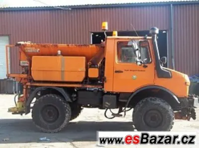 Unimog posypový vůz