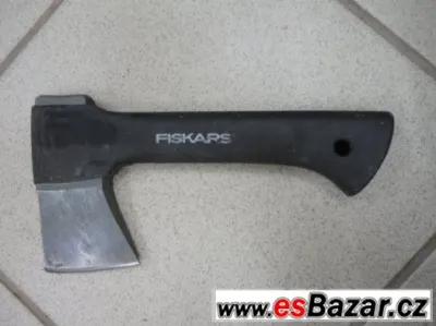 Malá sekerka Fiskars jen 490g