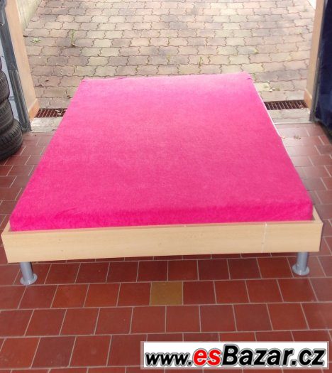 postel 140 X 200 cm 2matrace – fotografie 1