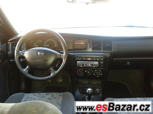 Opel Vectra – fotografie 4