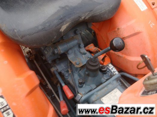 Malotraktor Kubota B7001, 4X4, 14 Hp, tříválec – fotografie 4