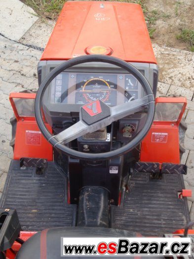 Malotraktor Yanmar F145, 14 Hp, pohon 4x4, tříválec – fotografie 3