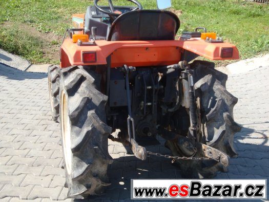 Malotraktor Hinomoto s výkonem 17 Hp, typ N179, 4x4 – fotografie 3