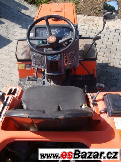 Malotraktor Hinomoto s výkonem 17 Hp, typ N179, 4x4 – fotografie 5