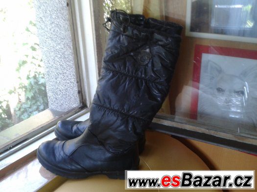Prodam cerne kozacky  c.41 – fotografie 5
