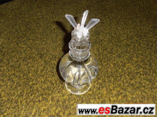 Prodám karafu z čirého masivního skla – fotografie 1