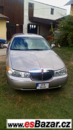 Lincoln Town Car 4.6,V8-kratka limuzina (5.4m) – fotografie 3