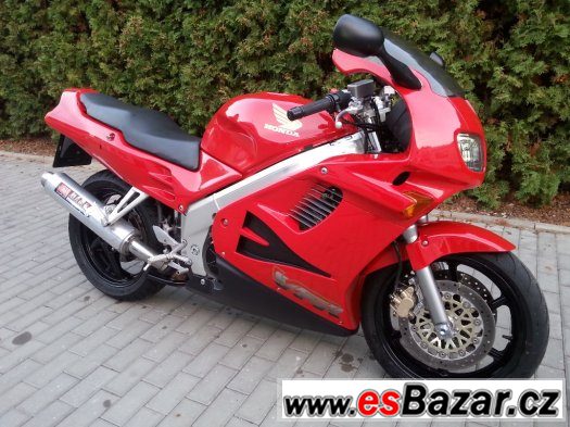 VFR 750F RC36II 1997, TOP STAV – fotografie 1