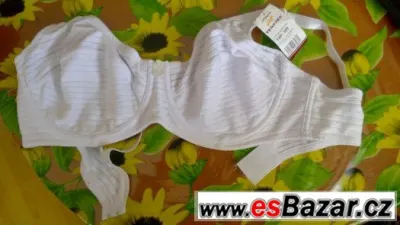 Nová bílá podprsenka 95D