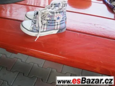 Prodám dětské kotníkové tenisky značky convers.