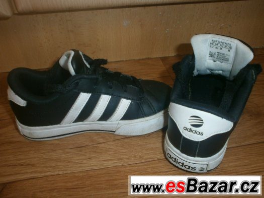 botičky Adidas vel.28- černobílé – fotografie 5