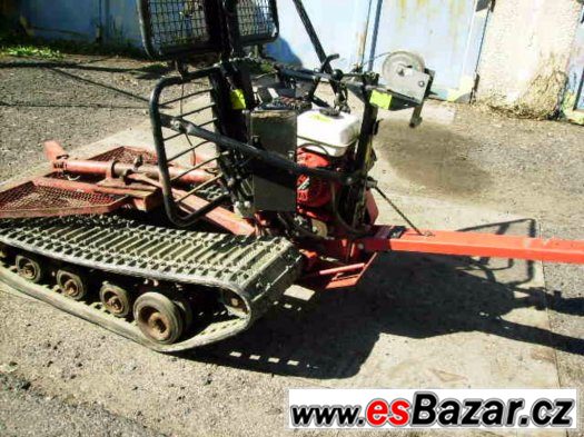 KOUPÍM ŽELEZNÉHO KONĚ NEBO MALOTRAKTOR S LESNÍ NÁSTAVBOU – fotografie 1