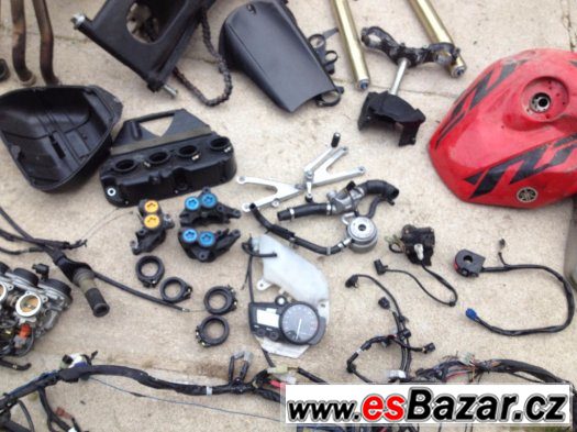 yamaha r1 03 dily – fotografie 3
