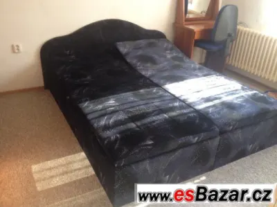 Prodám manželskou postel, starší ale velmi málo používanou