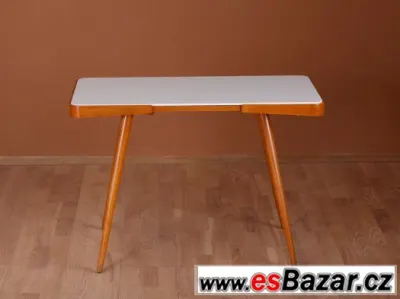 Prodám krásný,zrestaurovaný stolek "Brusel"