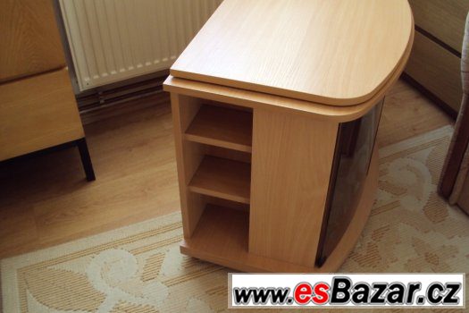 Televizní stolek s otáčivou deskou – fotografie 2