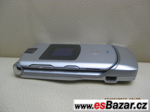 Motorola RazrV3 silver v původní hliníkové krabici - ZÁRUKA – fotografie 1