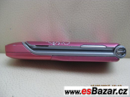 MOTOROLA RazrV3 pink  -  Z Á R U K A – fotografie 2