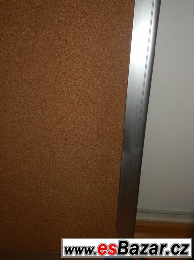 Prodám NOVOU korkovou tabuli 60x90cm A09 s ALU rámem – fotografie 3