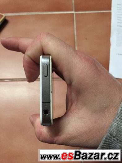 Apple iPhone 4 16GB White,s nabíječkou – fotografie 4