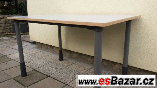 Pracovní kancelářský stůl Kinnarps – fotografie 1