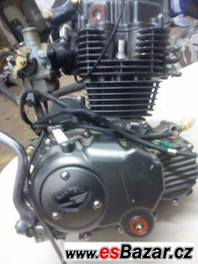 Motor 250 cc , Koncept Honda , jen 300 km jetý – fotografie 2