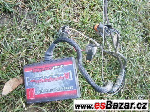 can-am-našlapy nadrz, chladič,plasty pneu- dily – fotografie 2