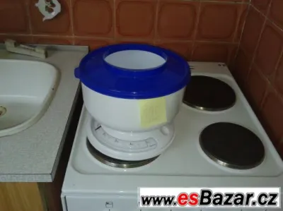 kuchyňská váha.