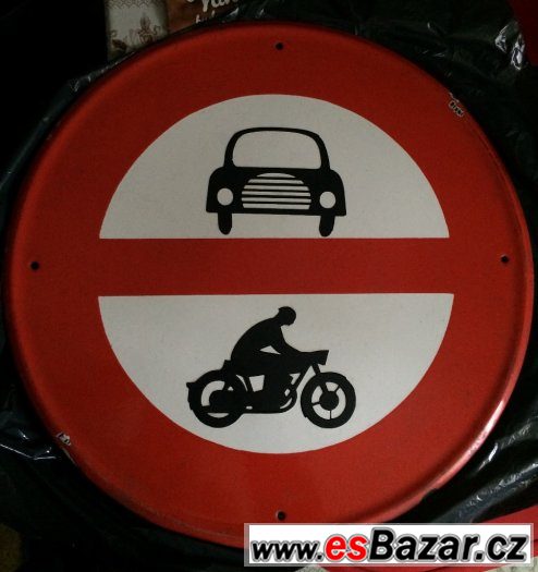 Cedule automobilova silniční značka zakaz vjezdu motorových – fotografie 1