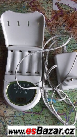 NABIJECKA  BATERIÍ – fotografie 1