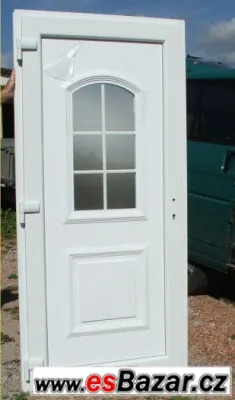 DVEŘE VCHODOVÉ PLASTOVÉ 100x210cm  "mřížka"