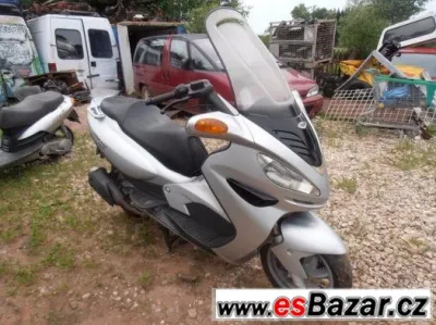 Skutr Malaguti Madison S180 13,6kw r.v.2002 super stav Malag