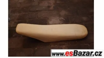 pěna sedla Suzuki
